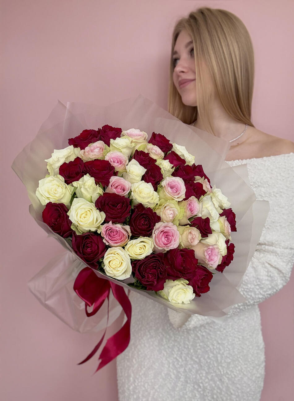 Букет из 51 разноцветной розы (35 см)