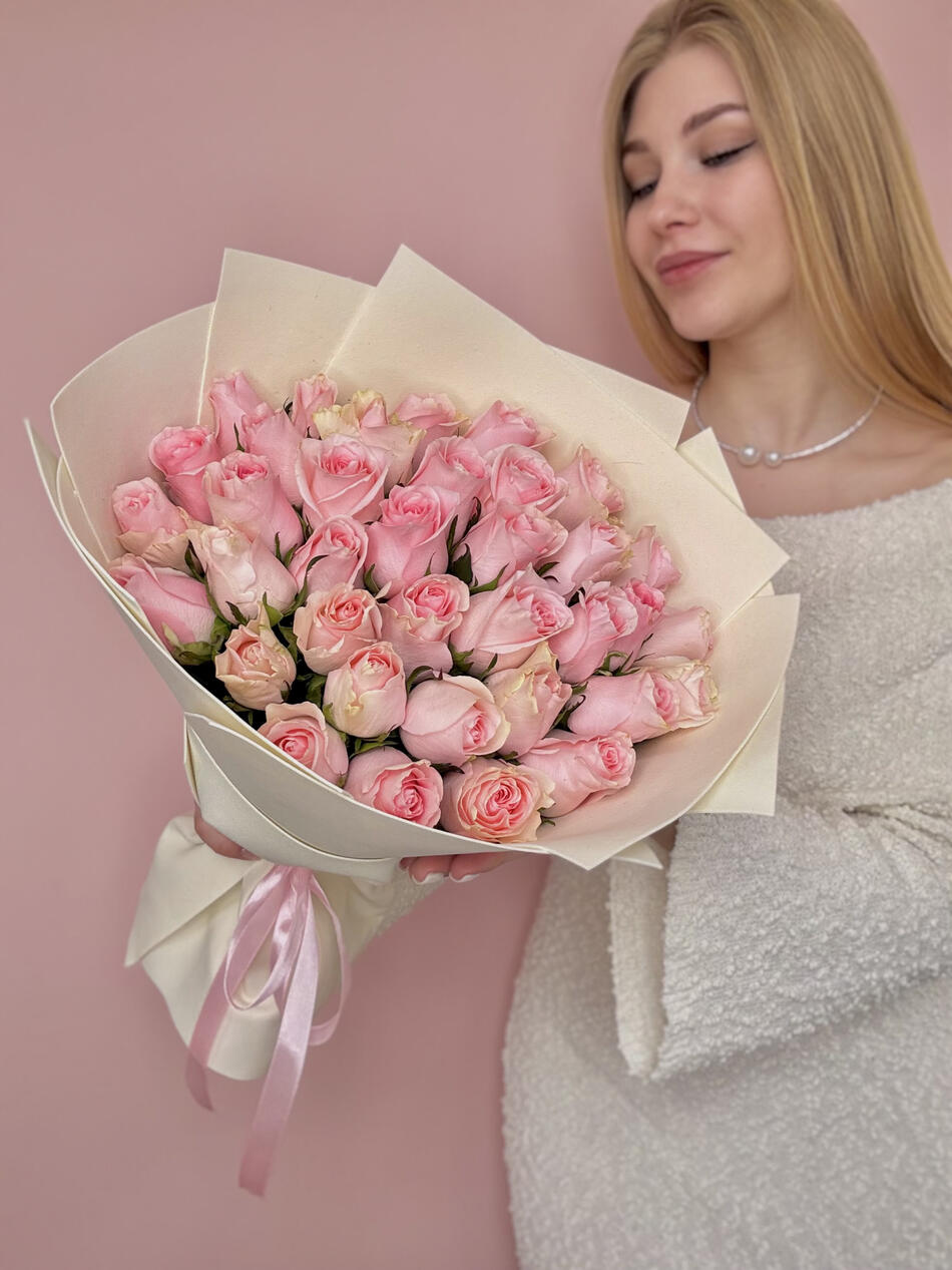 Букет из 35 розовых роз