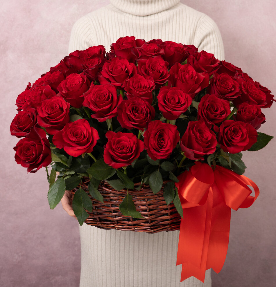 Корзина из 51 красной розы
