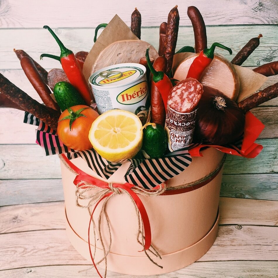 Коробка с оливками